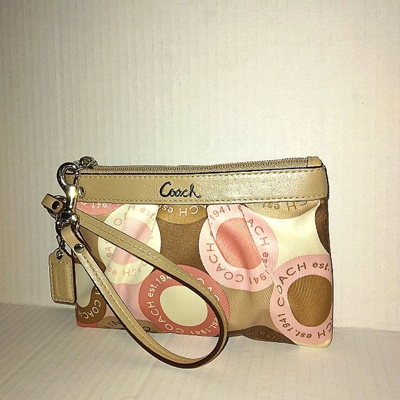 ☆Like New☆Rare COACH Soho Snaphead Pink Sateen Medium Clutch Wristlet ☆ - Picture 15 of 16